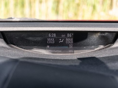 Used 2013 Toyota Venza XLE w/ XLE Premium Pkg AWD/4WD image 31