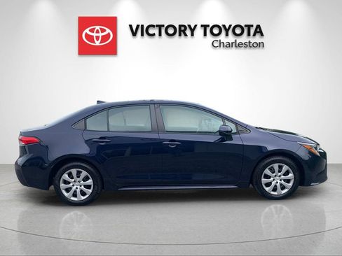 Used 2021 Toyota Corolla LE FWD image 6