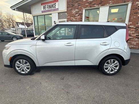 Used 2020 Kia Soul LX image 8