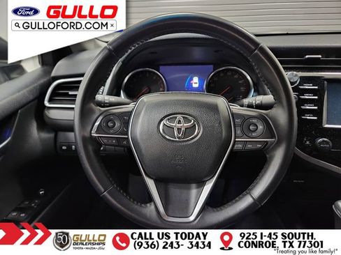 Used 2018 Toyota Camry XSE image 12