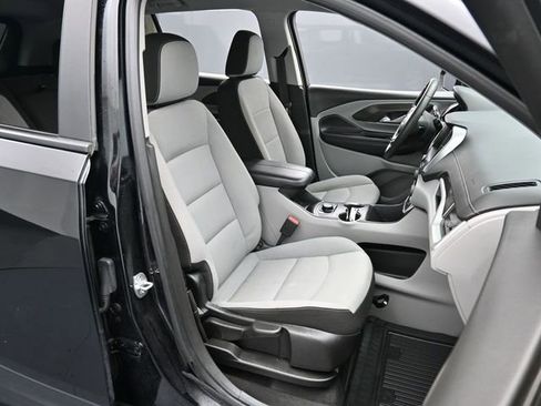 Used 2022 GMC Terrain SLE image 25