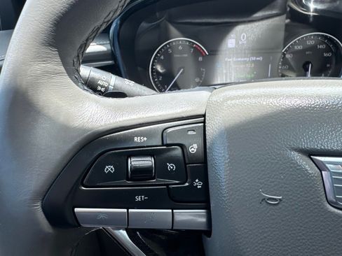 Used 2024 Cadillac XT6 Premium Luxury FWD image 17