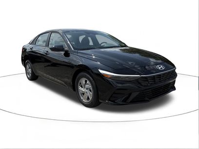 New 2026 Hyundai Elantra SE