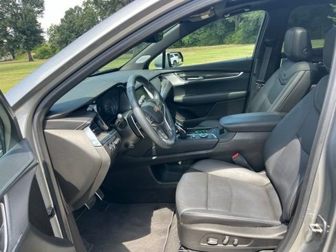 Used 2024 Cadillac XT5 Sportv w/ Technology Package AWD/4WD image 17