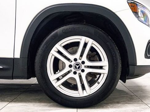 Used 2022 Mercedes-Benz GLB 250 4MATIC image 32