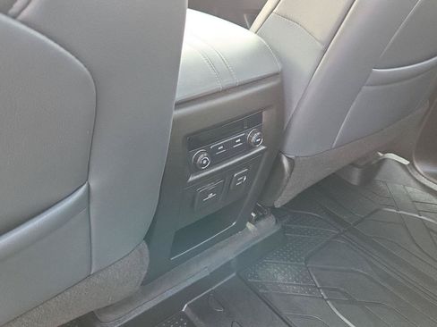 Used 2020 Chevrolet Traverse LT w/ LT Premium Package FWD image 19