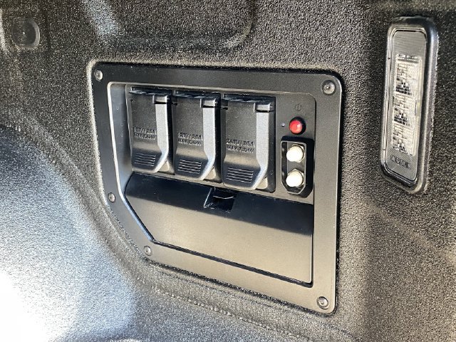 Used 2025 GMC Sierra EV Denali AWD/4WD image 14