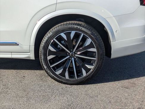 Used 2025 Volvo XC90 B6 Plus w/ Protection Package Premier image 9