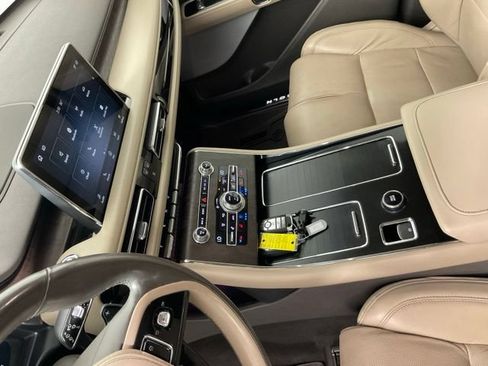 Used 2020 Lincoln Aviator Reserve w/ Equipment Group 201A RWD image 21