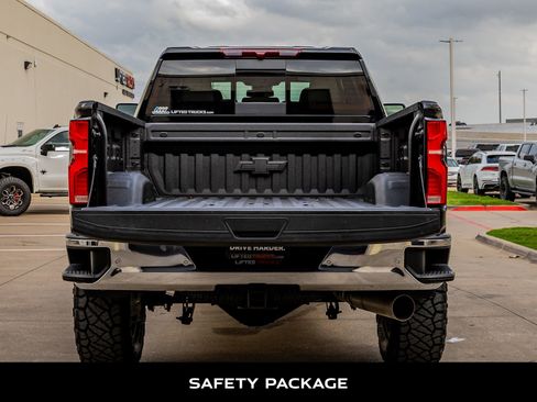 Used 2026 Chevrolet Silverado 2500 LTZ w/ LTZ Plus Package image 9