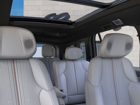 New 2026 Cadillac Vistiq Luxury w/ LPO, Floor Liner Package AWD/4WD image 24