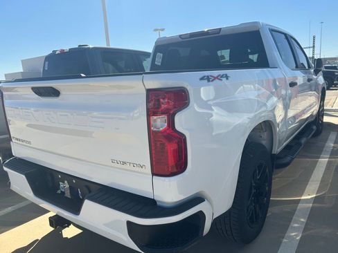 Used 2023 Chevrolet Silverado 1500 Custom image 5