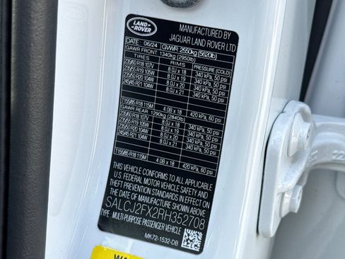 Used 2024 Land Rover Discovery Sport S image 37