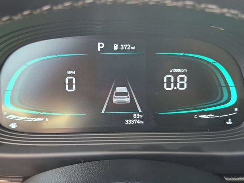 Used 2025 Hyundai Venue SEL FWD image 16