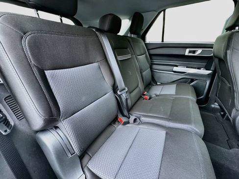 Used 2024 Ford Explorer XLT AWD/4WD image 28