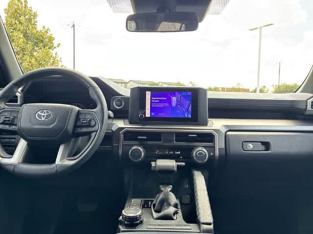 Used 2025 Toyota 4Runner SR5 AWD/4WD image 28