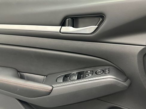 New 2026 Nissan Altima 2.5 SR AWD/4WD image 17