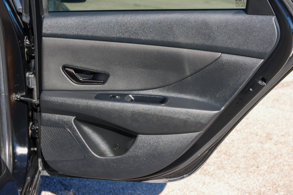 Used 2026 Hyundai Elantra Sport FWD image 15