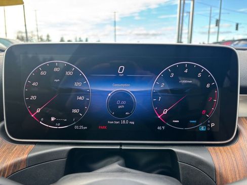 Used 2025 Mercedes-Benz C 300 4MATIC Sedan image 25