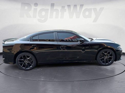 Used 2022 Dodge Charger R/T w/ Plus Group RWD image 6