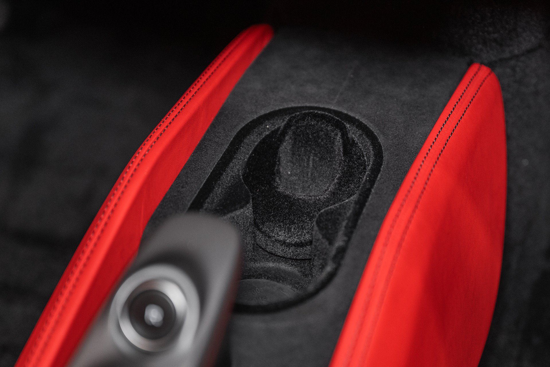 Used 2021 Ferrari F8 Tributo RWD image 40