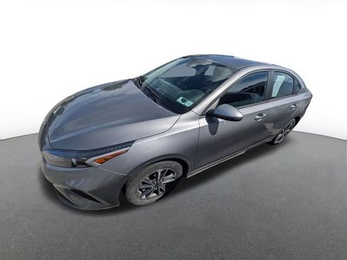 Used 2023 Kia Forte LXS FWD image 2