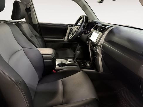 Used 2022 Toyota 4Runner SR5 Premium w/ Moonroof Package image 19