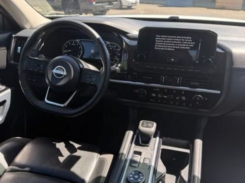 Used 2025 Nissan Pathfinder SL w/ Cargo Package AWD/4WD image 26