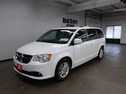 Used 2019 Dodge Grand Caravan SXT FWD image 9