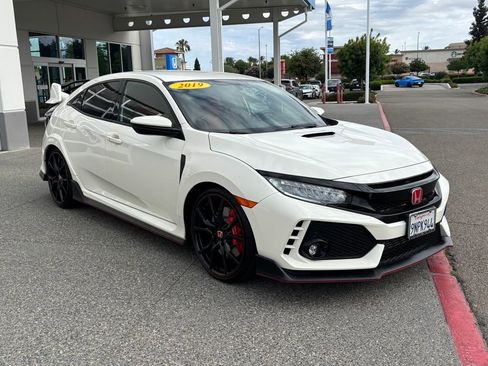 Used 2019 Honda Civic Type R image 3