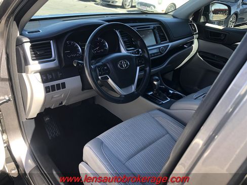 Used 2017 Toyota Highlander Plus image 10
