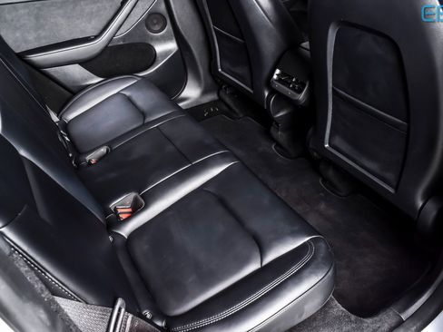 Used 2023 Tesla Model Y Long Range image 19