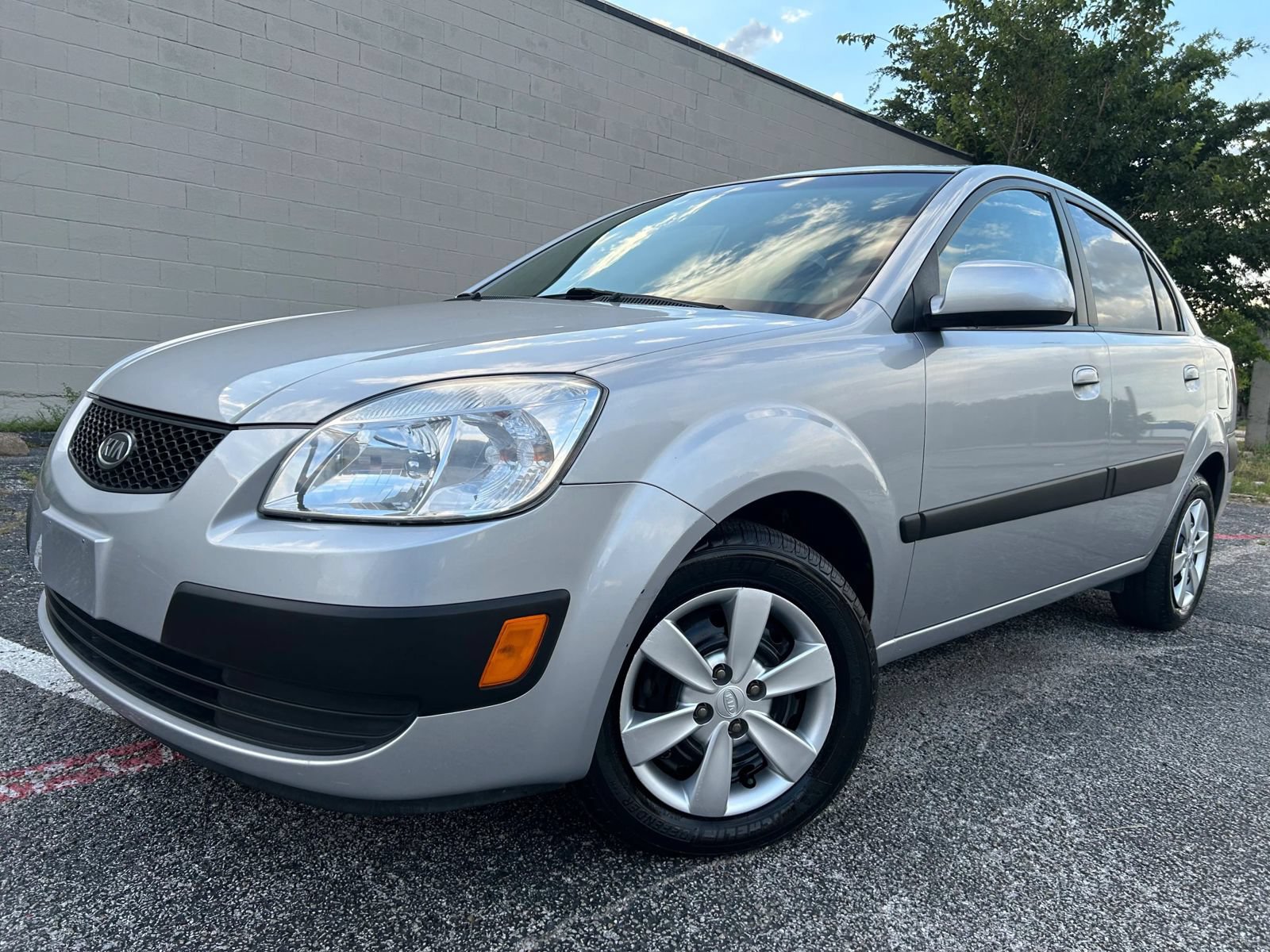 Used 2008 Kia Rio LX FWD image 2