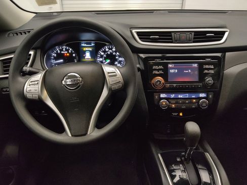 Used 2015 Nissan Rogue SV image 22
