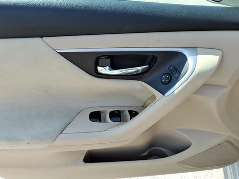 Used 2015 Nissan Altima 2.5 S w/ Power Driver Seat Package FWD image 3