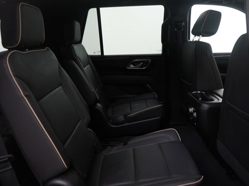 Used 2023 GMC Yukon SLT image 12