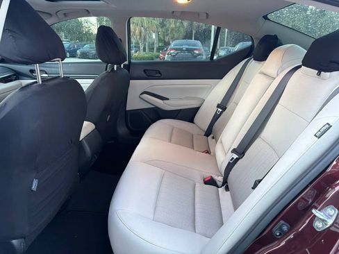Used 2024 Nissan Altima 2.5 SV w/ SV Premium Package FWD image 7