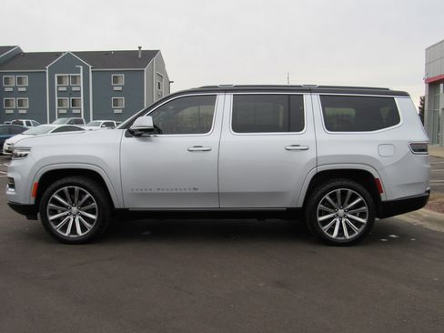 Used 2022 Jeep Grand Wagoneer Series II image 9