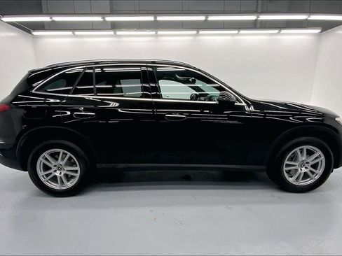Used 2025 Mercedes-Benz GLC 300 image 5