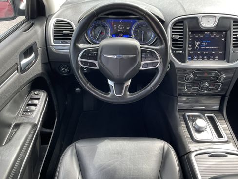 Used 2022 Chrysler 300 Touring L image 19
