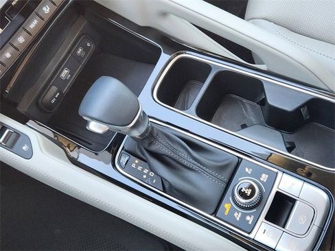 Used 2025 Kia Telluride EX w/ EX Captain's Chair Package image 21