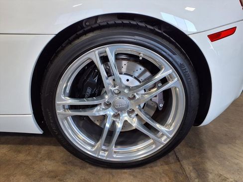 Used 2009 Audi R8 V8 image 17