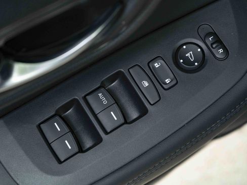 Used 2026 Honda HR-V LX image 36