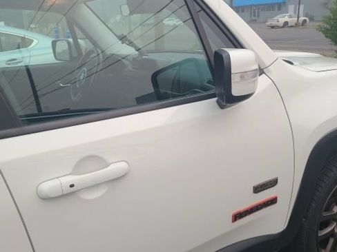 Used 2016 Jeep Renegade 75th Anniversary AWD/4WD image 34
