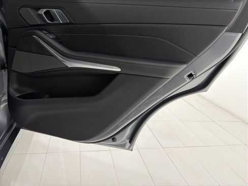 Used 2024 BMW X7 xDrive40i image 23