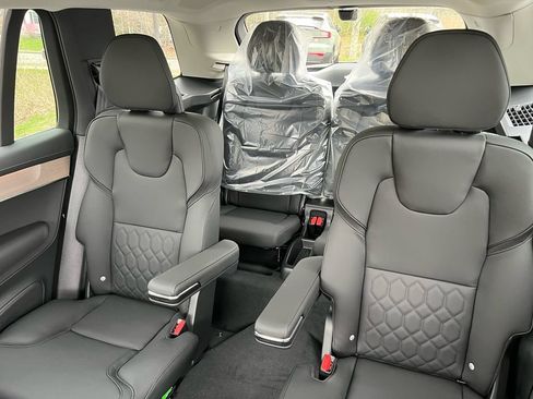 New 2026 Volvo XC90 B6 Plus w/ Protection Package Premier AWD/4WD image 21