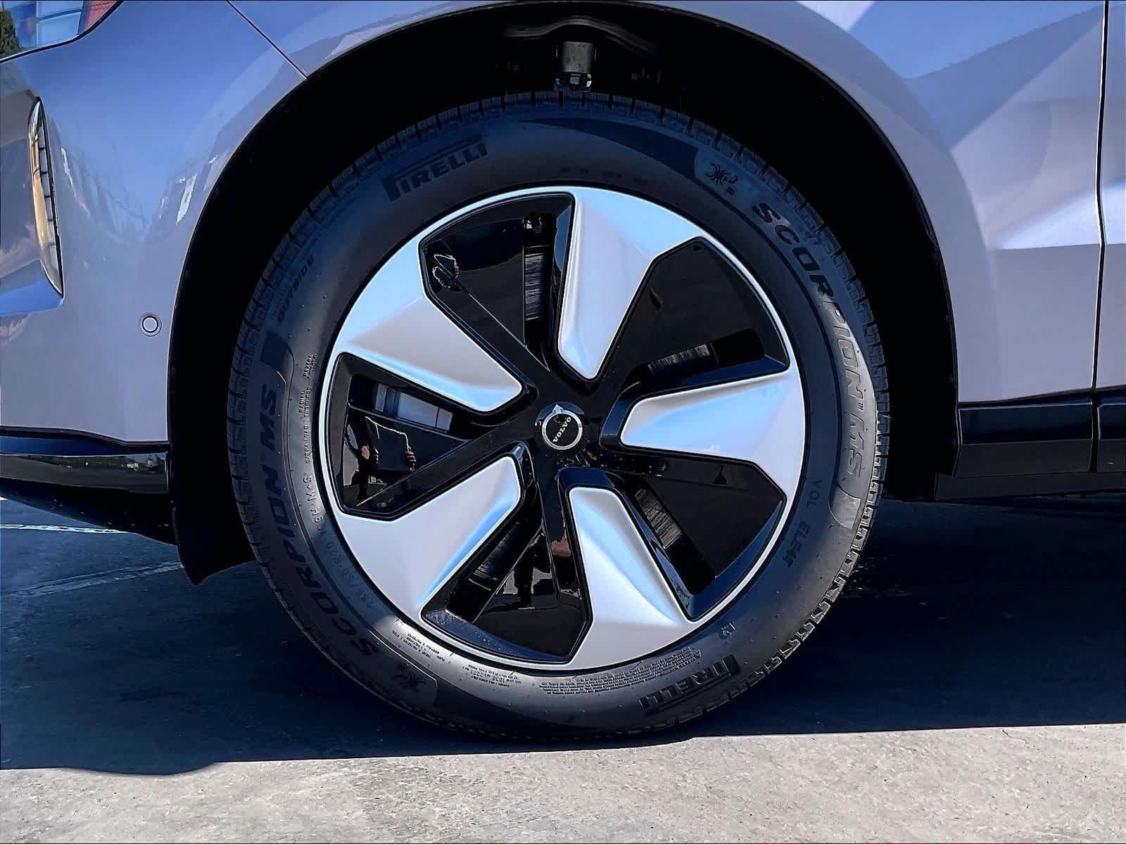 New 2026 Volvo EX90 Plus RWD image 14