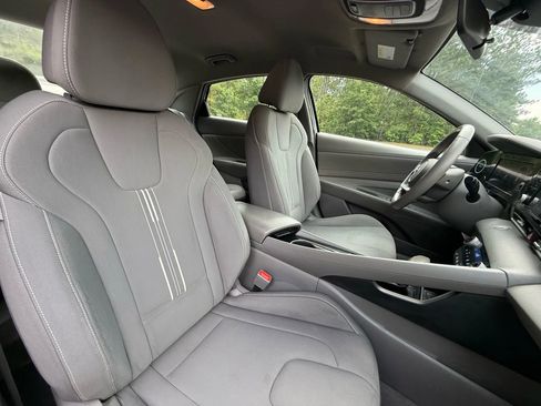 Used 2021 Hyundai Elantra SEL w/ Convenience Package image 29