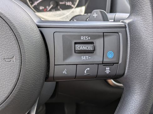 Used 2024 Nissan Rogue SV FWD image 23