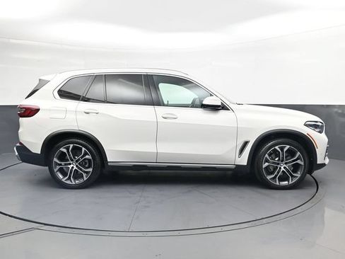 Used 2021 BMW X5 xDrive40i w/ Convenience Package AWD/4WD image 3